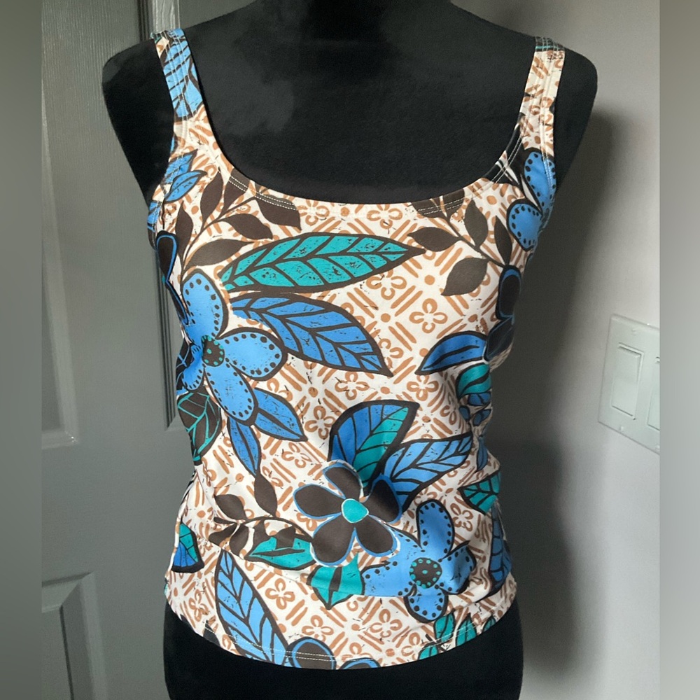 Small blue and tan flower design swim tank